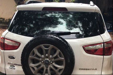 Mulher denuncia falso roubo de carro para proteger marido