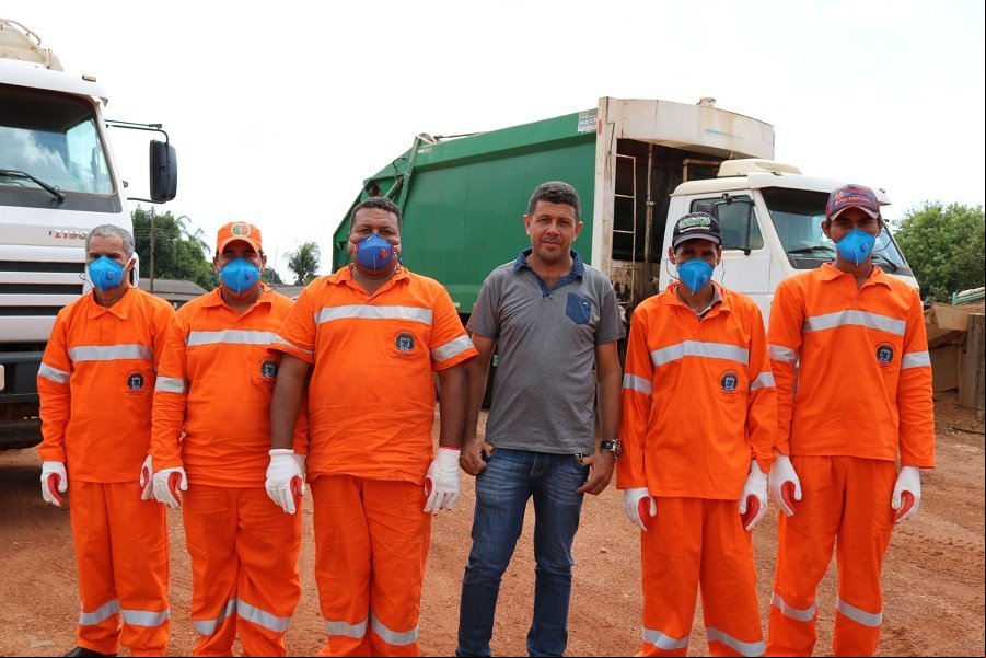 Garis de Aripuanã recebem da prefeitura novos uniformes e kits de proteção individual