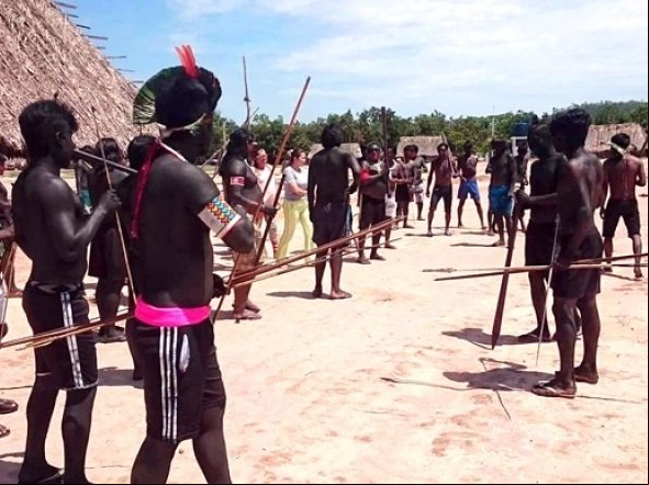 Empresários de MT são feitos reféns por índios no Pará