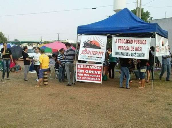 Reunião entre Sintep, vereadores e executivo não chega a acordo e greve continua em Juína