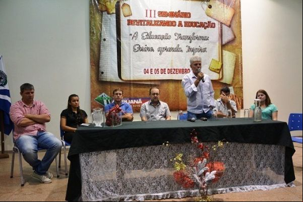 Seminário reúne mais de quatrocentos profissionais da educação em Aripuanã