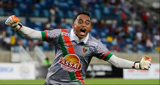 Goleiro é preso no intervalo de jogo na Arena Pantanal em MT por não pagar pensão alimentícia