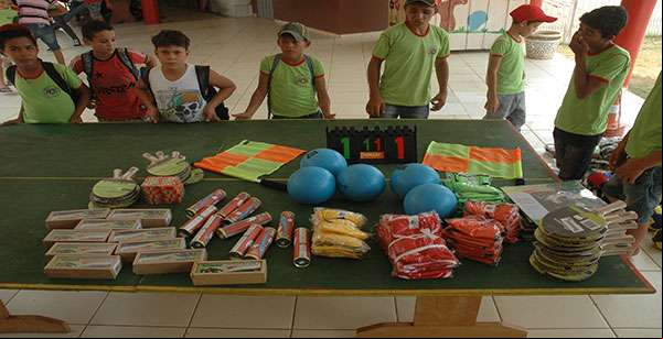 Construção de quadra estimula projetos em escola de Colniza-MT