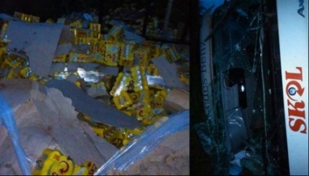 Caminhão de bebida tomba e carga é saqueada em MT