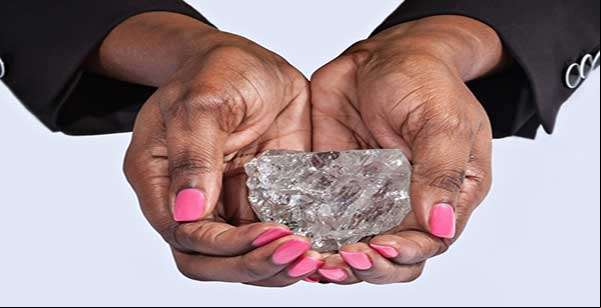 Diamante bruto é vendido em leilão por preço recorde de US$ 63 milhões