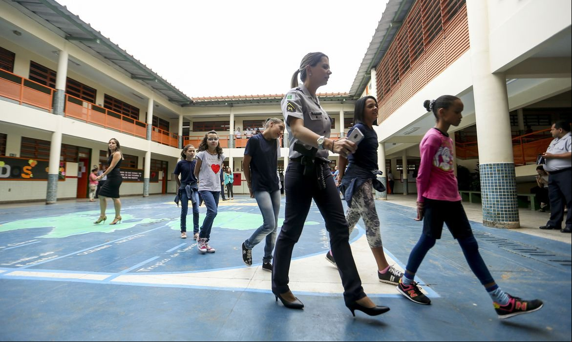 Governo prevê adesão de 54 escolas ao modelo cívico-militar em 2021