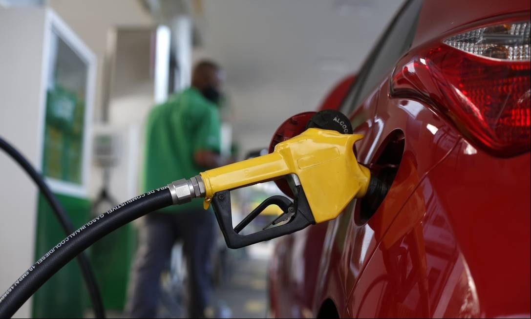 Petrobras anuncia aumento da gasolina e do gás de cozinha