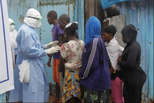 Ebola: apenas 38% dos recursos prometidos foram entregues para combater epidemia