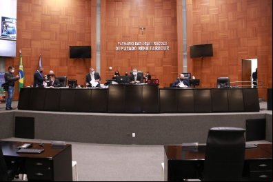 AL aprova auxilio de R$ 150 para carentes e crédito para empresas em MT