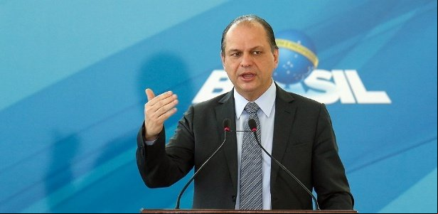 Ministro da Saúde nega risco de falta de vacina contra febre amarela
