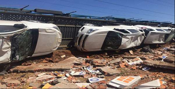 Caminhão "cegonha" capota em MT e e gera prejuízo de R$ 1 milhão