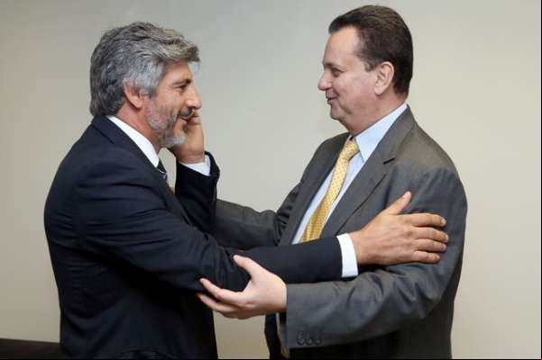 Prefeito Assis Raupp com Ministro das Cidades solicita recursos para asfalto em Colniza MT
