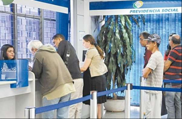 Aposentados que ganham acima do mínimo terão reajuste de 11,28%