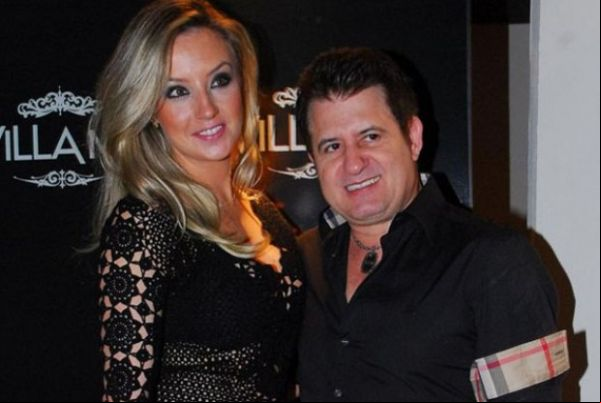 Sertanejo põe mulher para fora de casa por traição