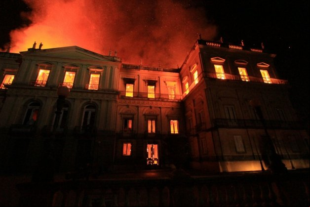 Bancos integram rede de apoio para reconstruir Museu Nacional