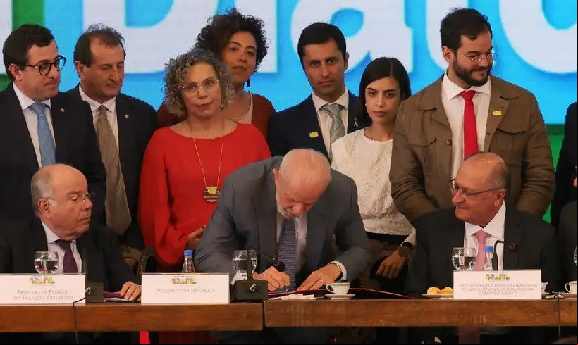 Lula sanciona taxação de compras internacionais de até 50 dólares