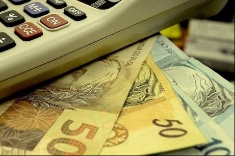 Saúde e educação perdem R$ 472 milhões para campanhas