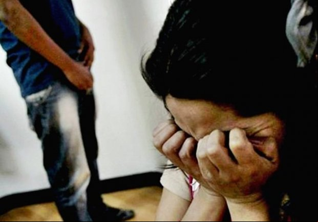Aluna denuncia professor por suposto abuso sexual