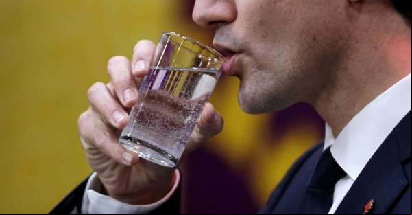 Quando beber muita água pode ser prejudicial à saúde