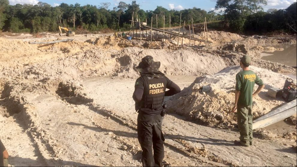 Polícia Federal, IBAMA e Exército fazem operação contra extração ilegal de ouro