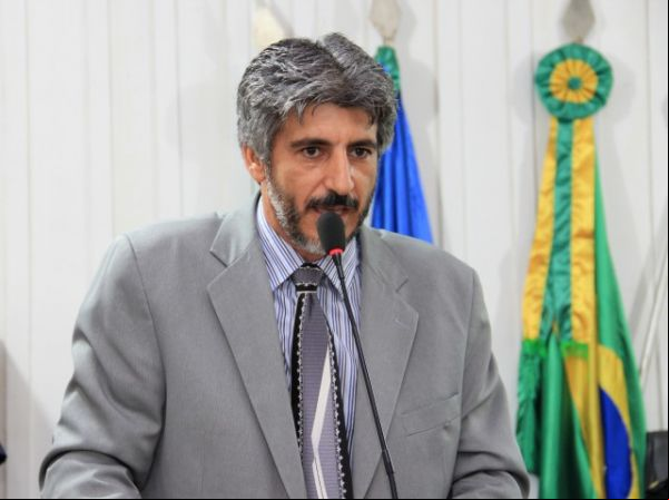 Prefeito de Colniza deve se atentar para piso salarial de professores