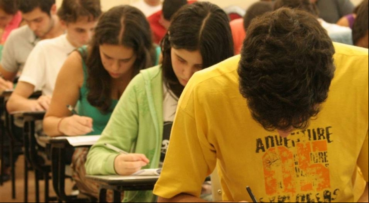 A um dia do Enem, estudantes devem ficar atentos ao horário e local de prova