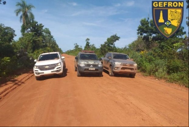 Trio cacerense é preso ao tentar levar caminhonetes roubadas em Cuiabá para a Bolívia