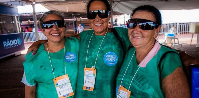 Amigas de Colniza fazem cirurgia de catarata e comemoram o resultado