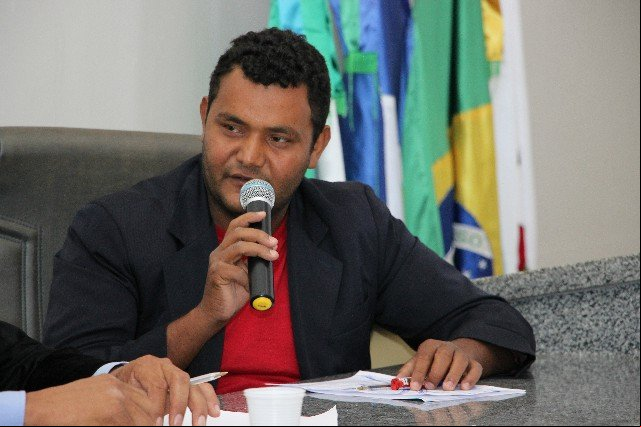 Vereador Oseia cobra em tribuna o RGA dos servidores municipais de Colniza/MT