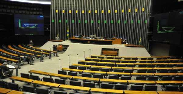FGTS e redução da maioridade penal terão prioridade na Câmara nesta semana