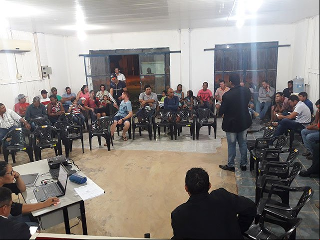 Vereadores se reúnem com servidores públicos municipais e representantes da categoria para discussão do plano de cargos e carreira da prefeitura municipal de Colniza