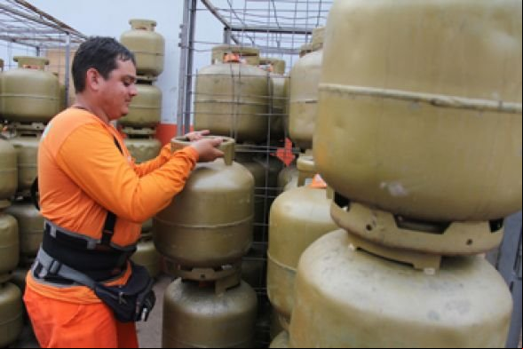 Gás de cozinha chega a R$ 120 em MT e assusta