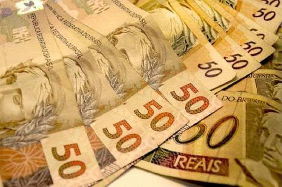Salário mínimo de R$ 1.088 amplia diferença entre piso real e o ideal