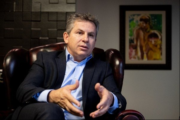 Governador vai discutir redução do duodécimo com Poderes