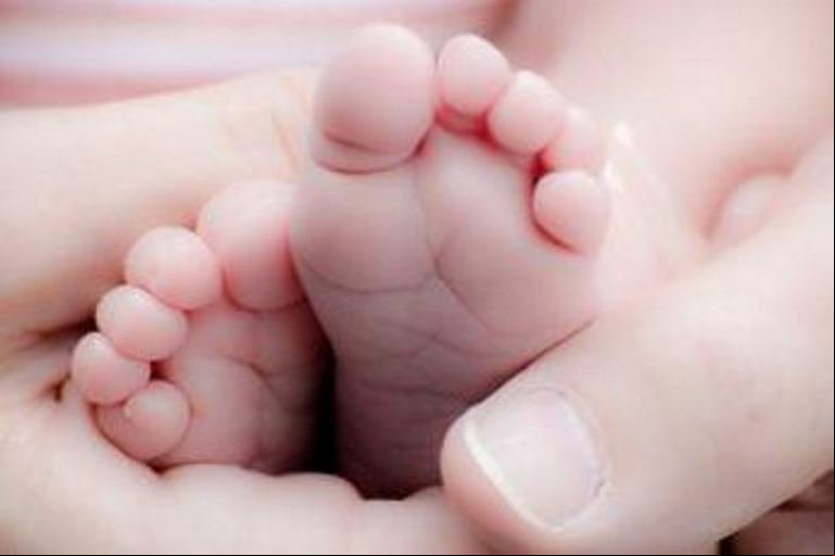 Bebê de 6 meses estuprada pelo namorado da mãe morre durante transferência para Cuiabá