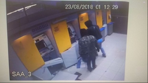 Bandidos faz moradores reféns, explode caixas e cofres de bancos em MT
