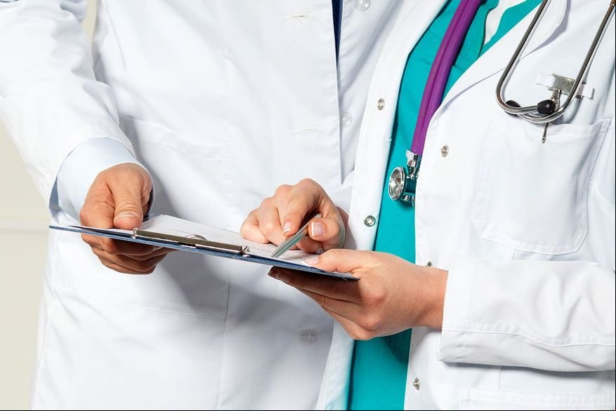 Saúde pretende regularizar situação de médicos cubanos no Brasil
