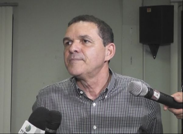 Justiça investiga prefeito por suposta fraude em licitação