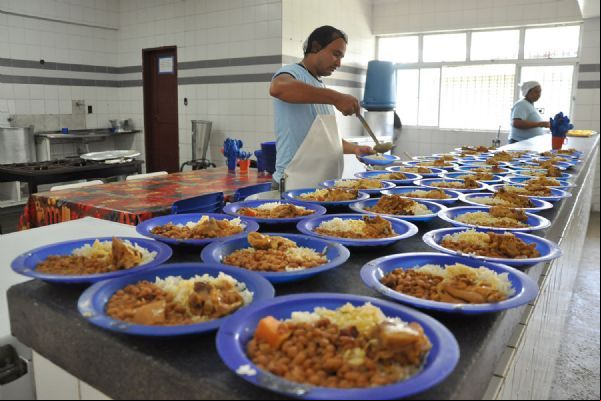 Após 20 anos, Justiça condena servidores por merenda superfaturada