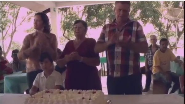 Em Colniza Assistência Social comemora “Bodas de Ouro” com casal da 3º idade