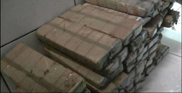 PolÃ­cia Militar de Colniza-MT apreende veÃ­culo com aproximadamente 46 kg de cocaÃ­na
