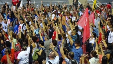 Apesar de aumento de 7,69%, professores aprovam greve no 2º semestre em MT