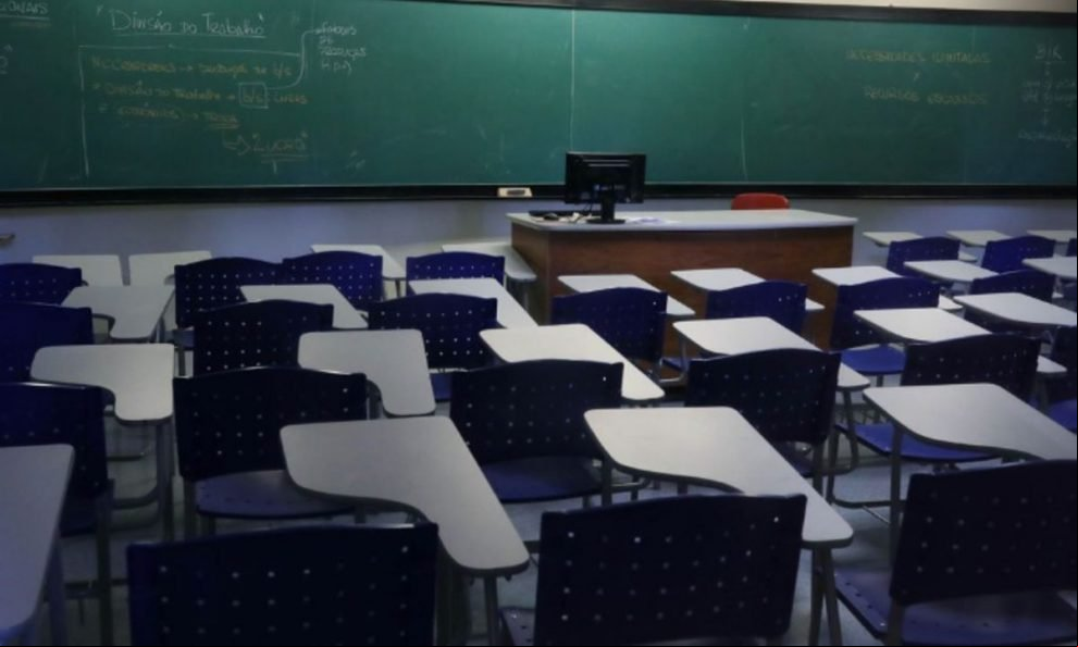 MEC divulga diretrizes para volta às aulas presenciais, mas não estabelece data para o retorno