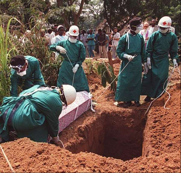 Ebola volta a matar na África