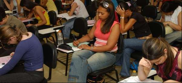 Apenas 115 escolas atingem nível mais alto na nota da redação do Enem