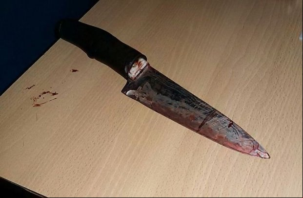 Mulher esfaqueia homem após o acusar de estupro