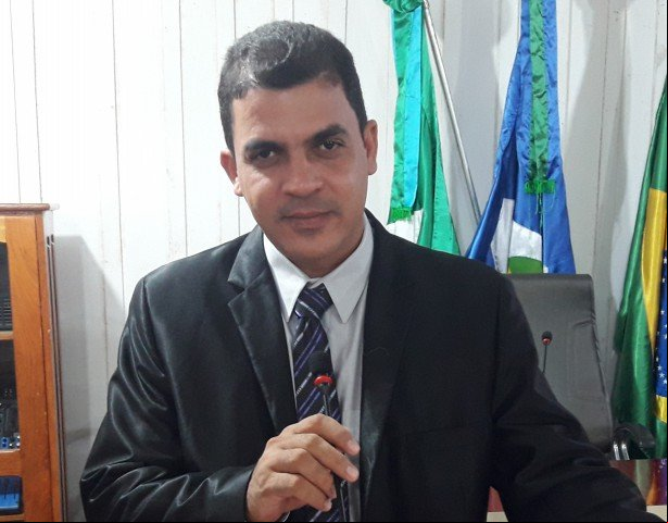 Vereador Marquinho solicita a manutenção da estrada da Linha 24, Capa no lado esquerdo