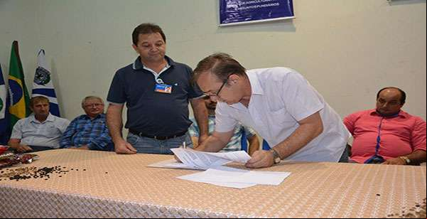 Prefeito anuncia asfaltamento em Aripuanã