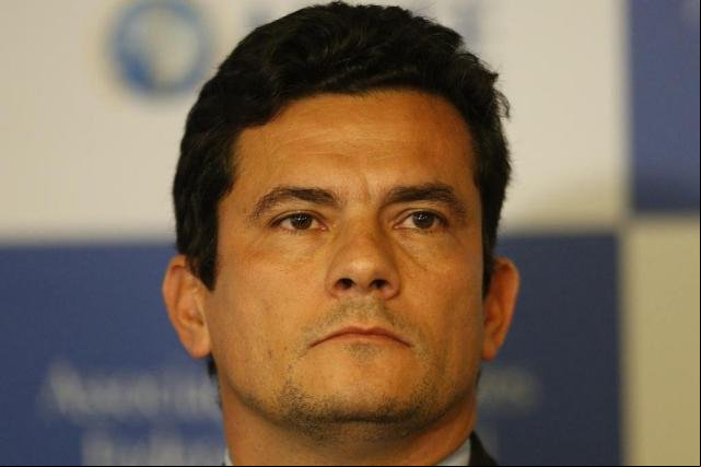 Moro determina que dinheiro do caso triplex seja destinado à Petrobras