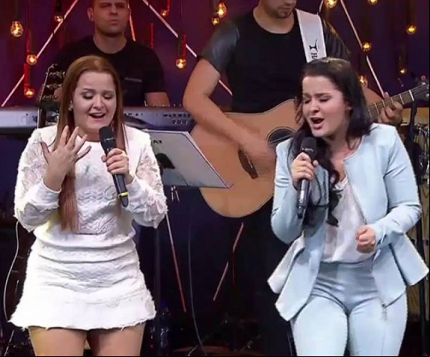 Jatinho com dupla de MT, Maiara e Maraísa, sai da pista após pneu estourar